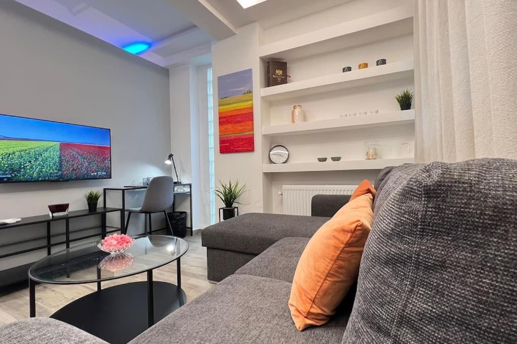 Flatg 23 Apartment Athena Bagian luar foto