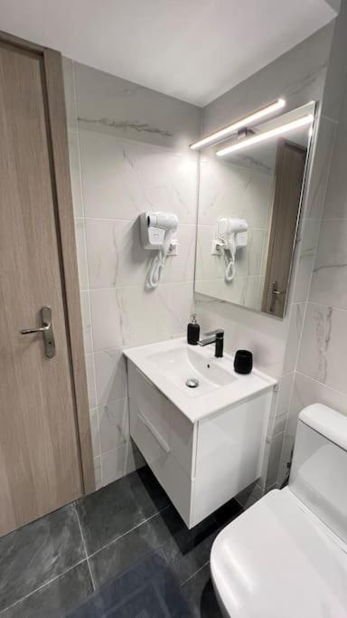 Flatg 23 Apartment Athena Bagian luar foto